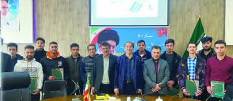 : درخشش ۱۴ دانش‌آموز هنرستان رازی در مسابقات پژوهش‌سراهای دانش‌آموزی